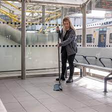 MOTORSCRUBBER BLADE SPRAY MOP SYSTEM