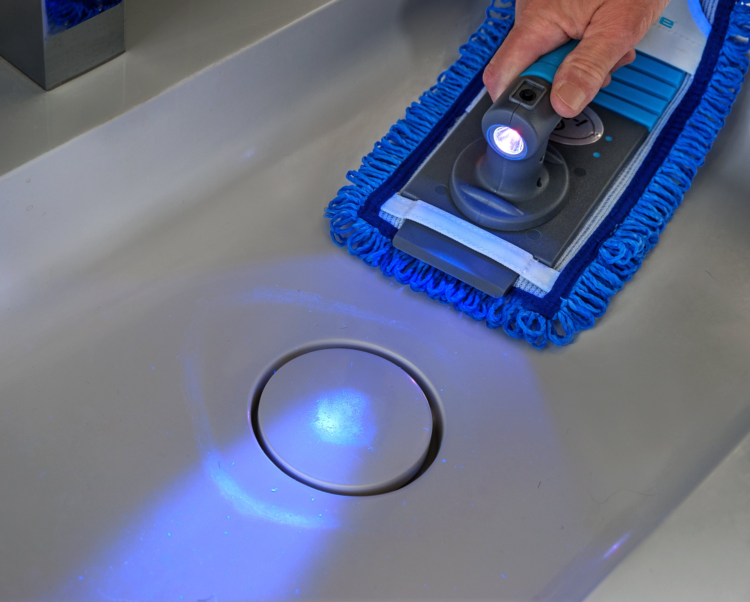 I-SCRUB 26H (I-FIBRE) WITH INTEGRATED UV LIGHT